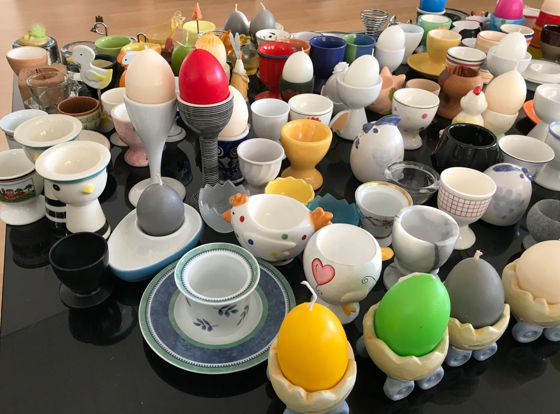 Sonstiges Geschirr: Eierbechersammlung / Osterüberraschung – Gebraucht aus Künten von andre1955 1