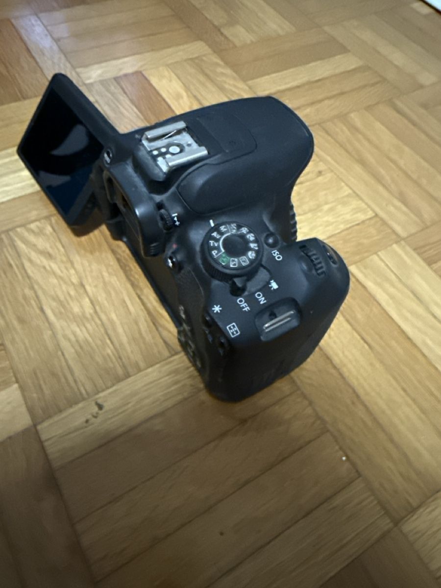 Canon Kamera: Canon eos700D – Gebraucht aus Hünenberg See von sirleo22 2