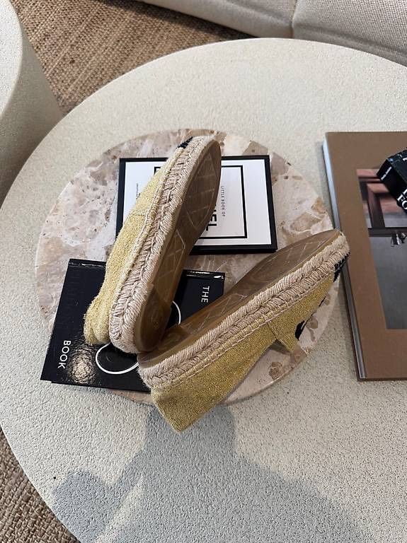 Chanel Scarpe da donna: CHANEL ESPADRILLES GOLD – Usato da Schwyz venduto da bofb 4