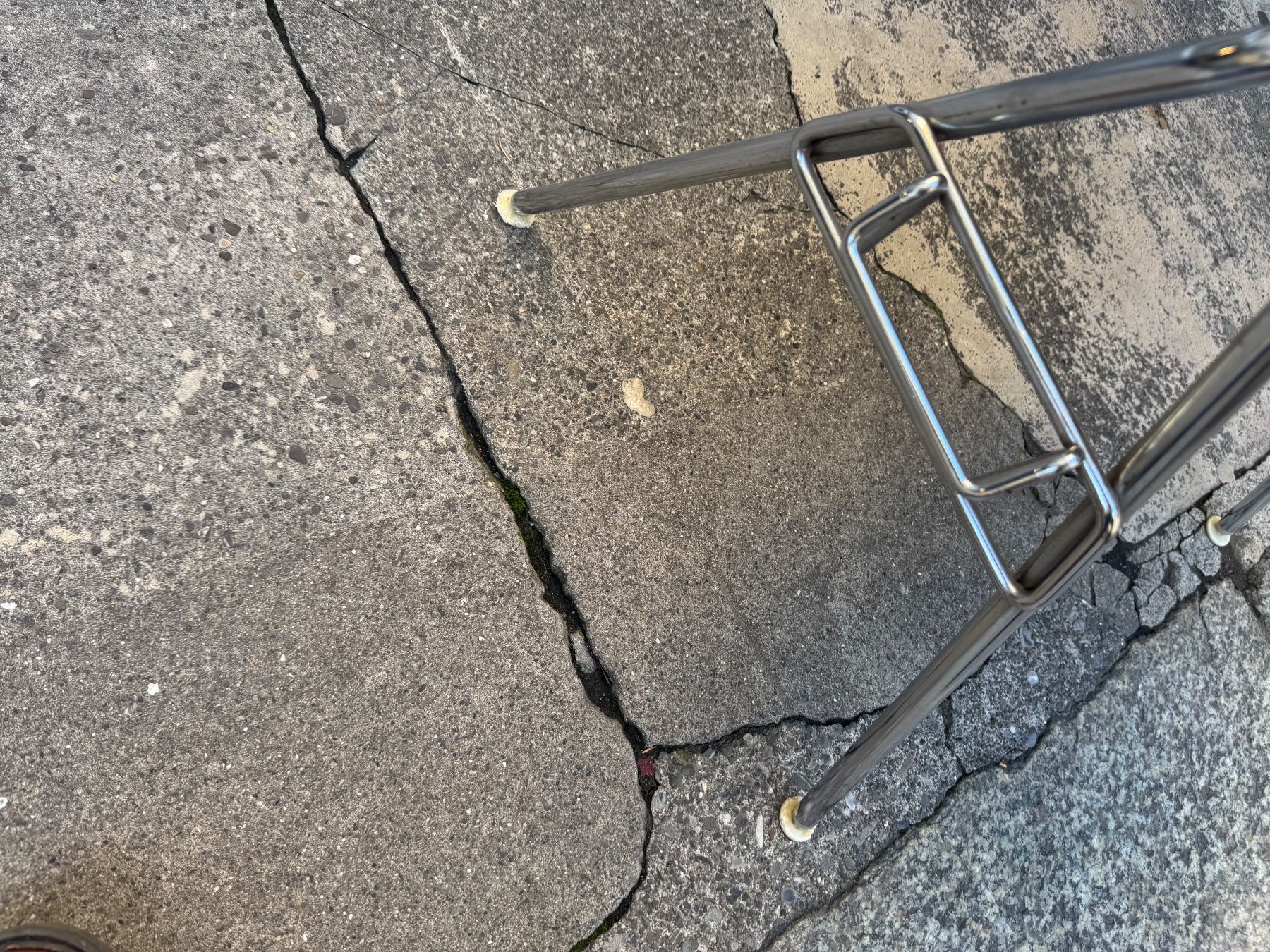 Vitra Stühle: Vitra  Stuhl weiss Lieferung Gratis – Gebraucht aus Thun von usmlieferung 2
