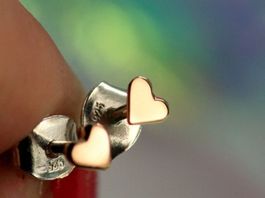 HERZ-AUS-GOLD Ohrstecker aus Silber mit 18K Rotgold Herzen