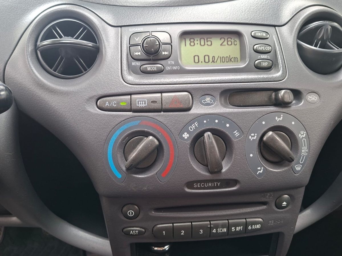 Toyota Automobili: Vendo Toyota Yaris 1.3 – Usato da Canobbio venduto da rox_l8br 3
