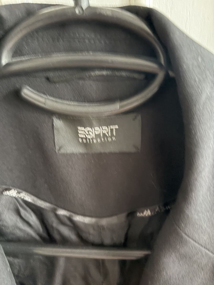 Esprit Anzüge & Kostüme: Schwarzer Esprit Blazer, Grösse 34 – Gebraucht aus Lützelflüh-Goldbach von Jungle_Julia 1
