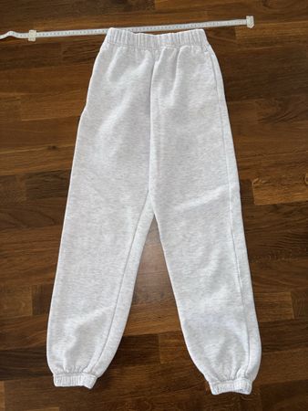 Coole, hellgraue Sweathose in Top Zustand, Grösse 32