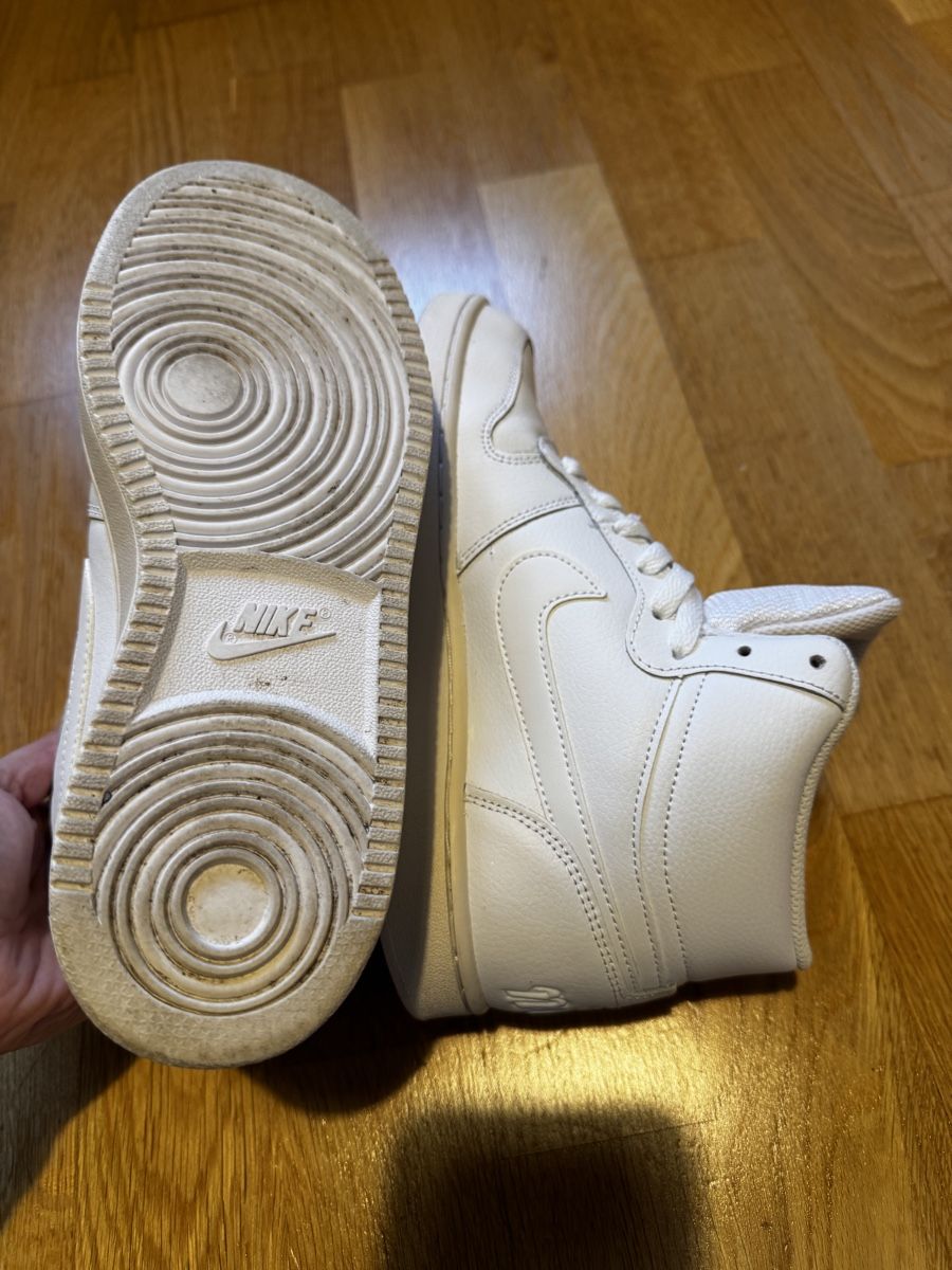 Nike Scarpe da donna: Nike Schuhe, Top Zustand, Grösse 38.5 – Usato da Zürich venduto da ela.hartmann 1