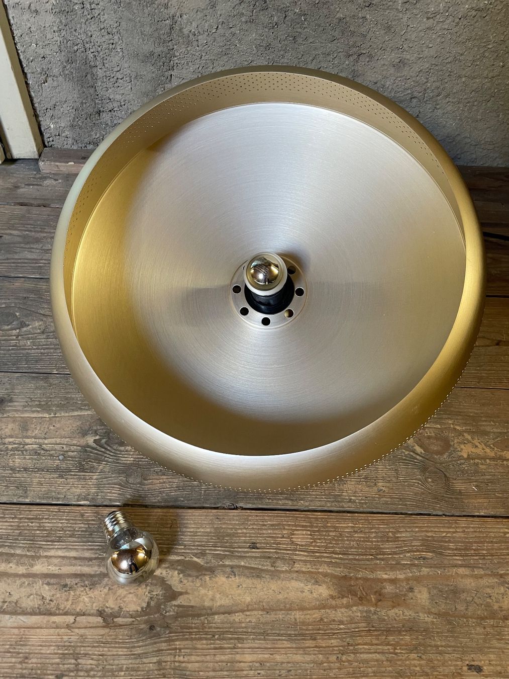 Lampade: Schöne Designer-Lampe Messing-Optik mit Lochmuster – Usato da Winterthur venduto da Mondulus56 3