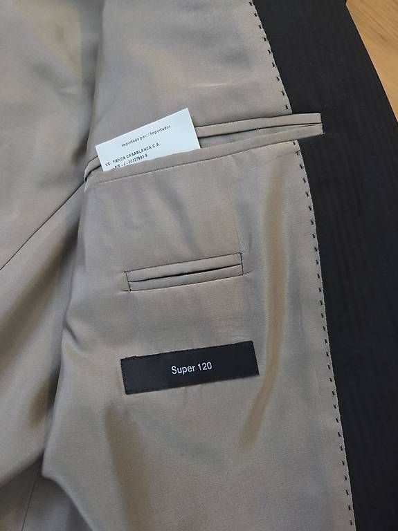 Giacche: HUGO BOSS BLAZER – Usato da Selzach venduto da Cosma4 3