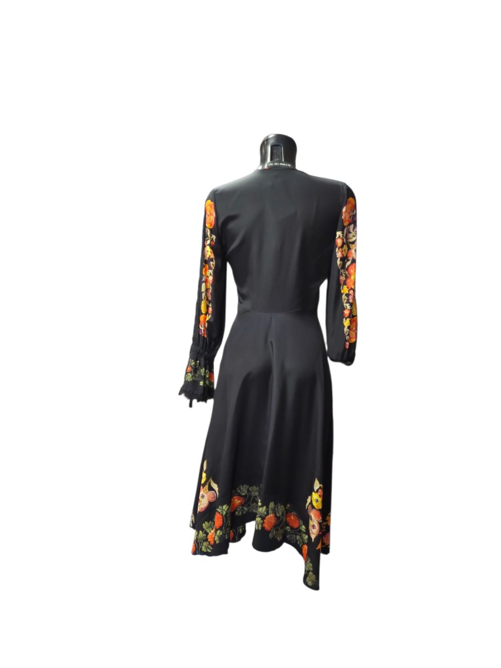 Etro Vestiti: Wtro Seiden Kleid – Usato da Zürich venduto da Bubi83 6