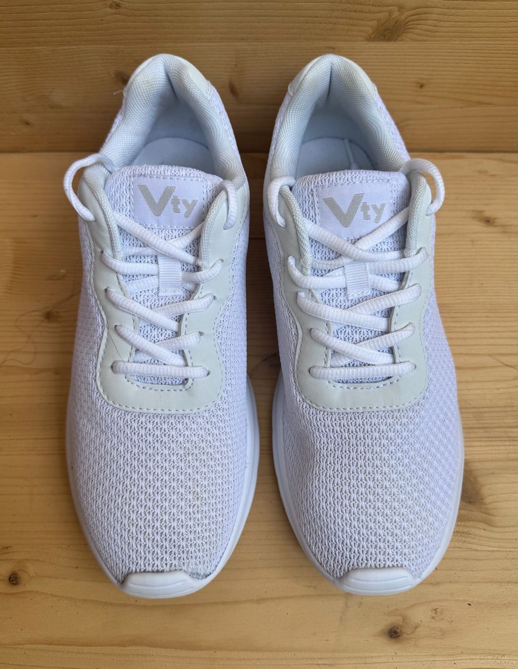Scarpe da uomo: VTY Sneakers pointure 41, blanches – Usato da Gland venduto da Rwdd 2