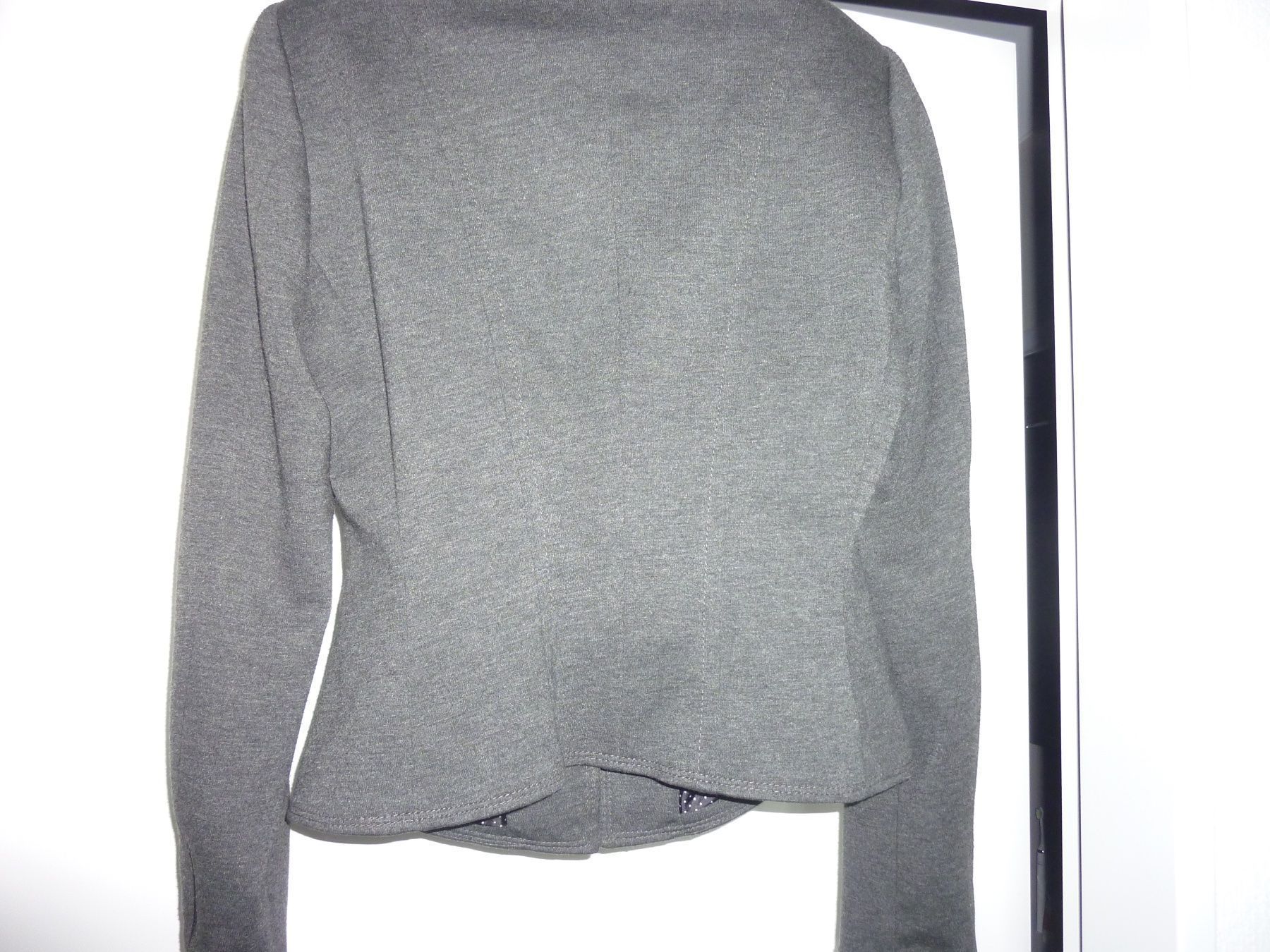 Giacche: BAFF grey jacket, Size EU 36, Very good condition – Usato da Zürich venduto da ewat 3