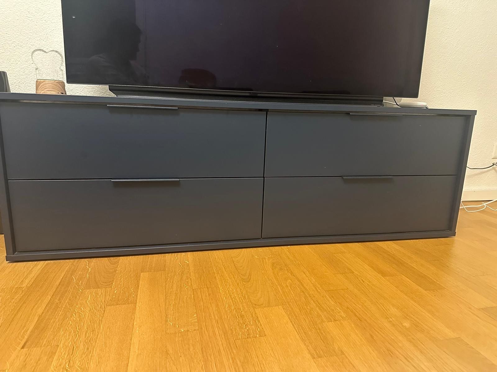 Ikea Mobili TV: TV - KOMODE – Usato da Emmen venduto da dulibal07 2