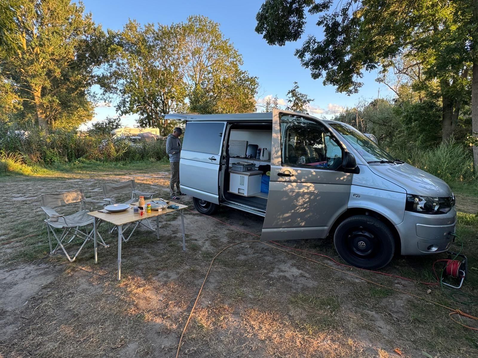 VW Veicoli da campeggio: VW T5  Camper Ausbau, im gutem Zustand – Usato da Frauenfeld venduto da zwassli30 2