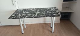 grosser Tisch , Glasplatte Blumenmuster weisse Füsse 120x80