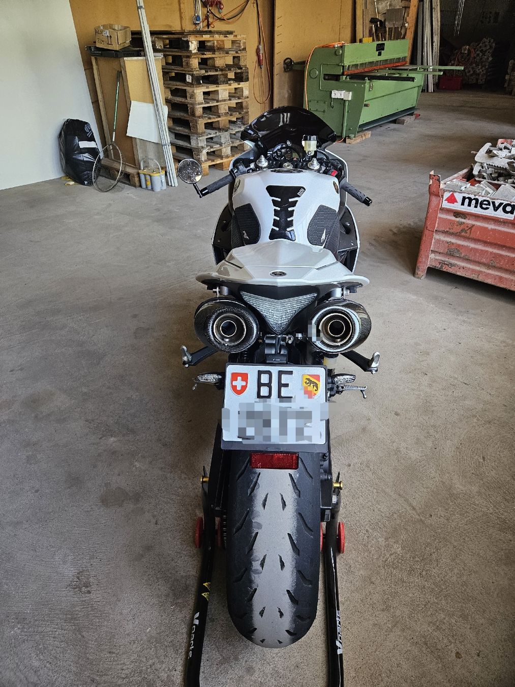 Yamaha Strada: Yamaha R1 – Usato da Hinterkappelen venduto da manu97 2