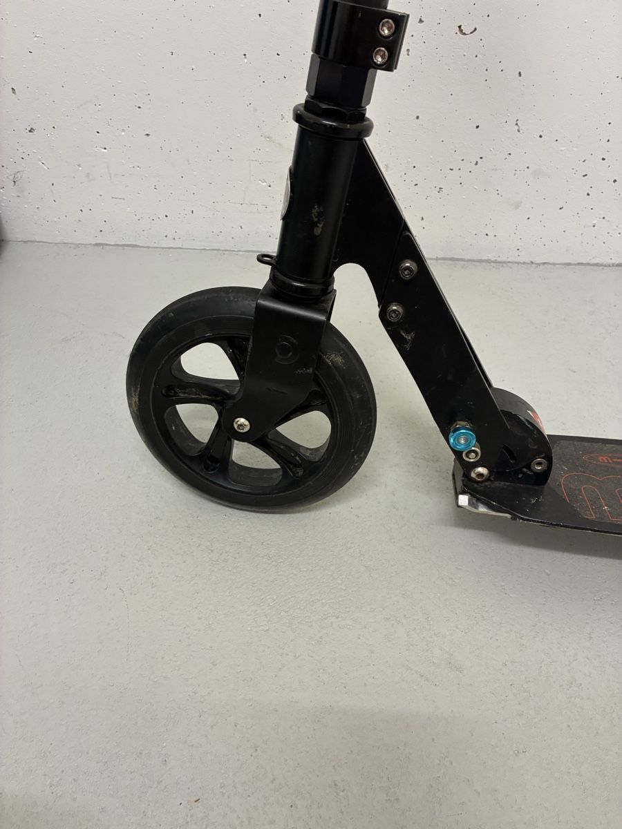 Micro Kickboard: Trottinette Micro Black – Gebraucht aus Bulle von Dom99 2