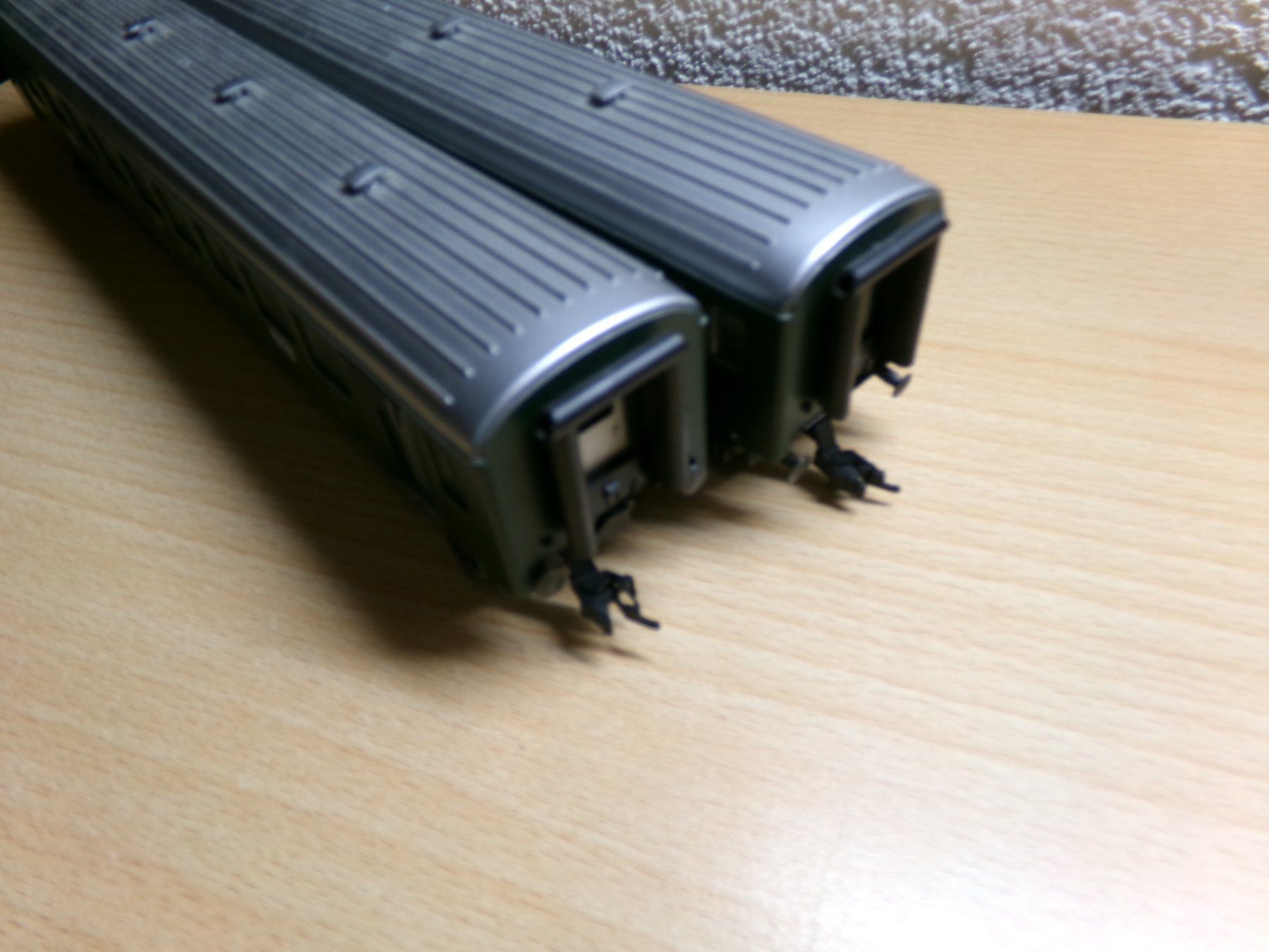Fleischmann Modellini di ferrovie: Fleischmann H0 2xAnhänger 2.Klasse H0 – Usato da Hombrechtikon venduto da Se9 5