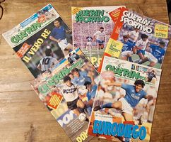 Maradonas zeitungen und eines trikot tributes geschenkt