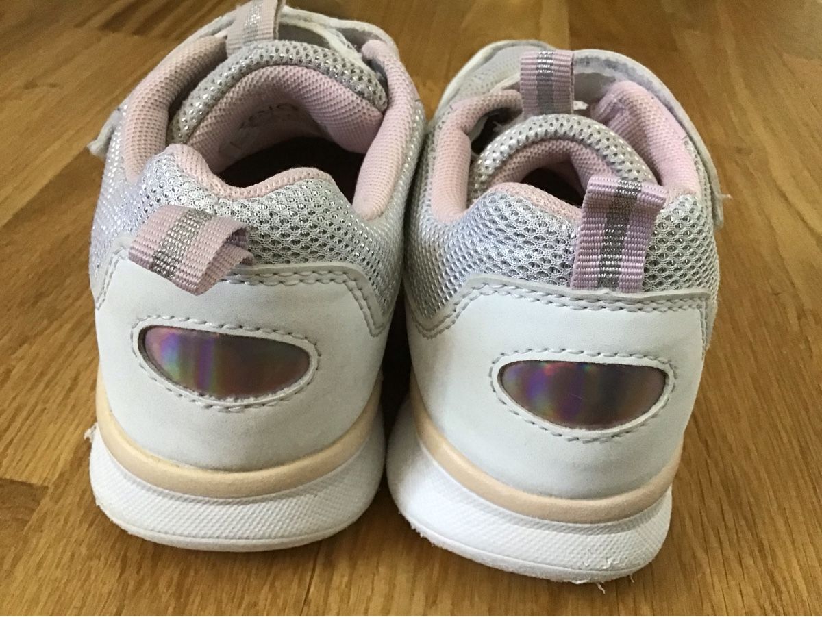 Scarpe per ragazze: Kinder Turnschuhe Grösse 34 – Usato da Seuzach venduto da Tureda 1