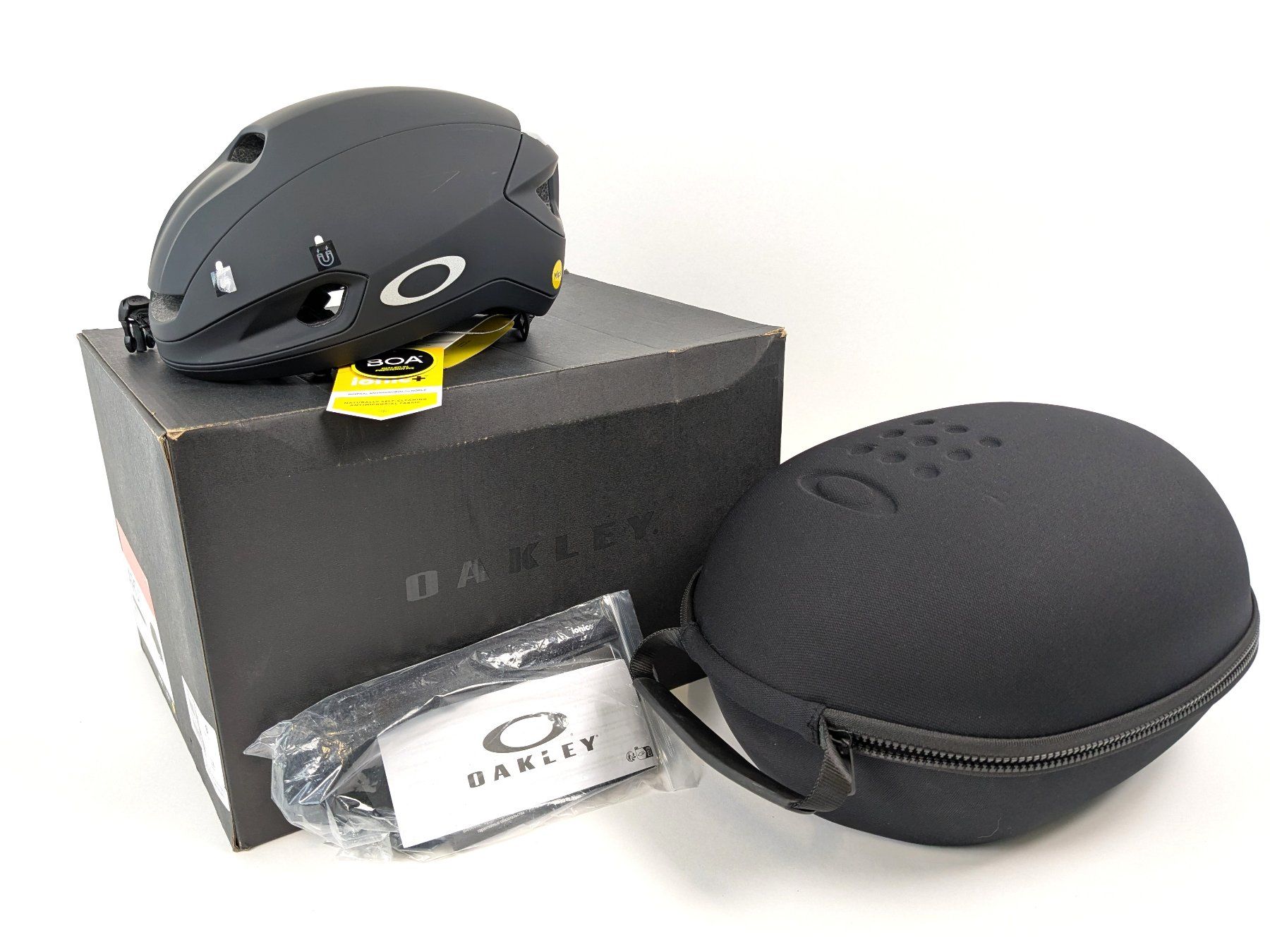 Oakley Caschi: OAKLEY ARO7 Lite MIPS Velohelm Gr S – Nuovo (secondo la descrizione) da Dintikon venduto da Restwert_Dintikon