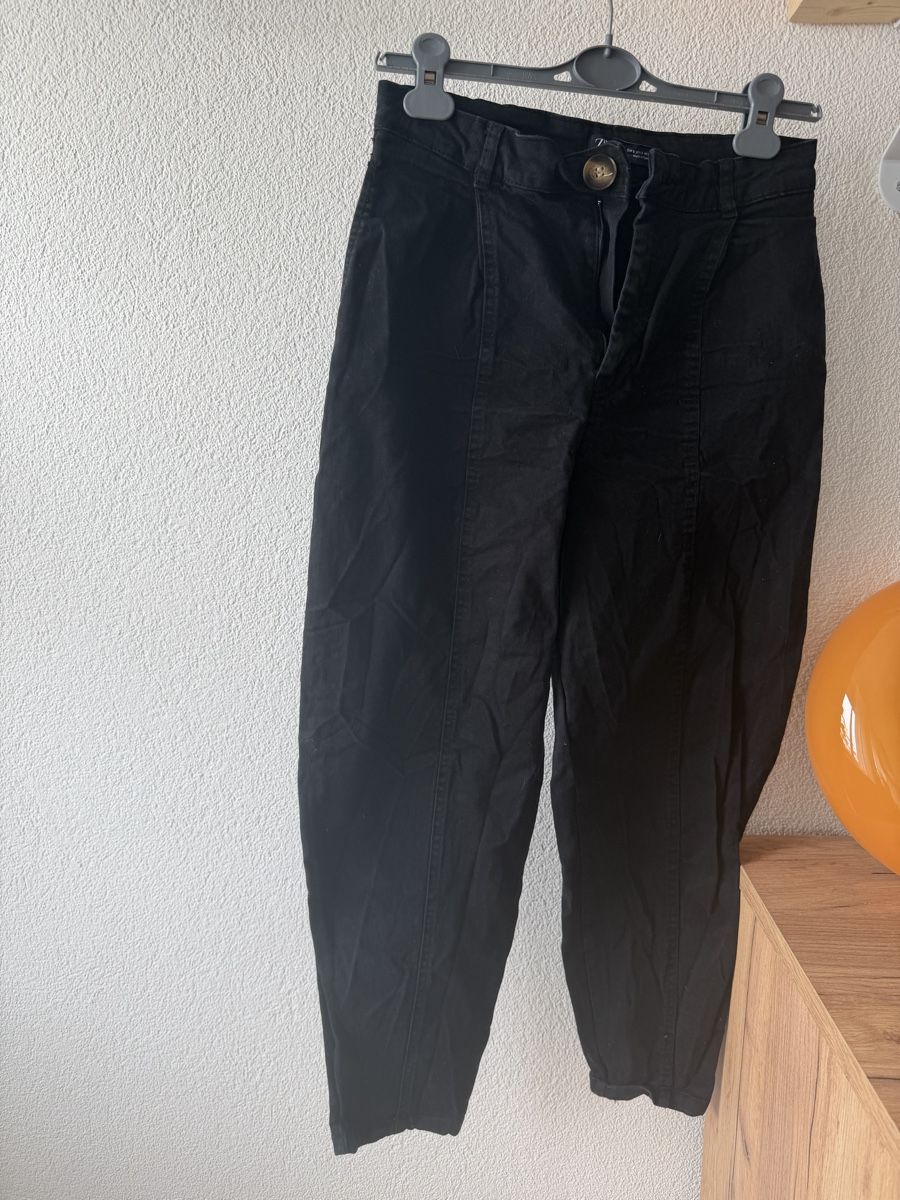 Zara Pantaloni: Zara Black Trousers Size S   – Usato da Zürich venduto da Lorena.rgg