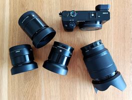 Sony a6000 Set: Auslösungen (6'850) + 4 Objektive + Zubehör