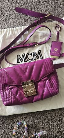MCM Tasche Bauchtasche  Schultertasche Leder lila NEU