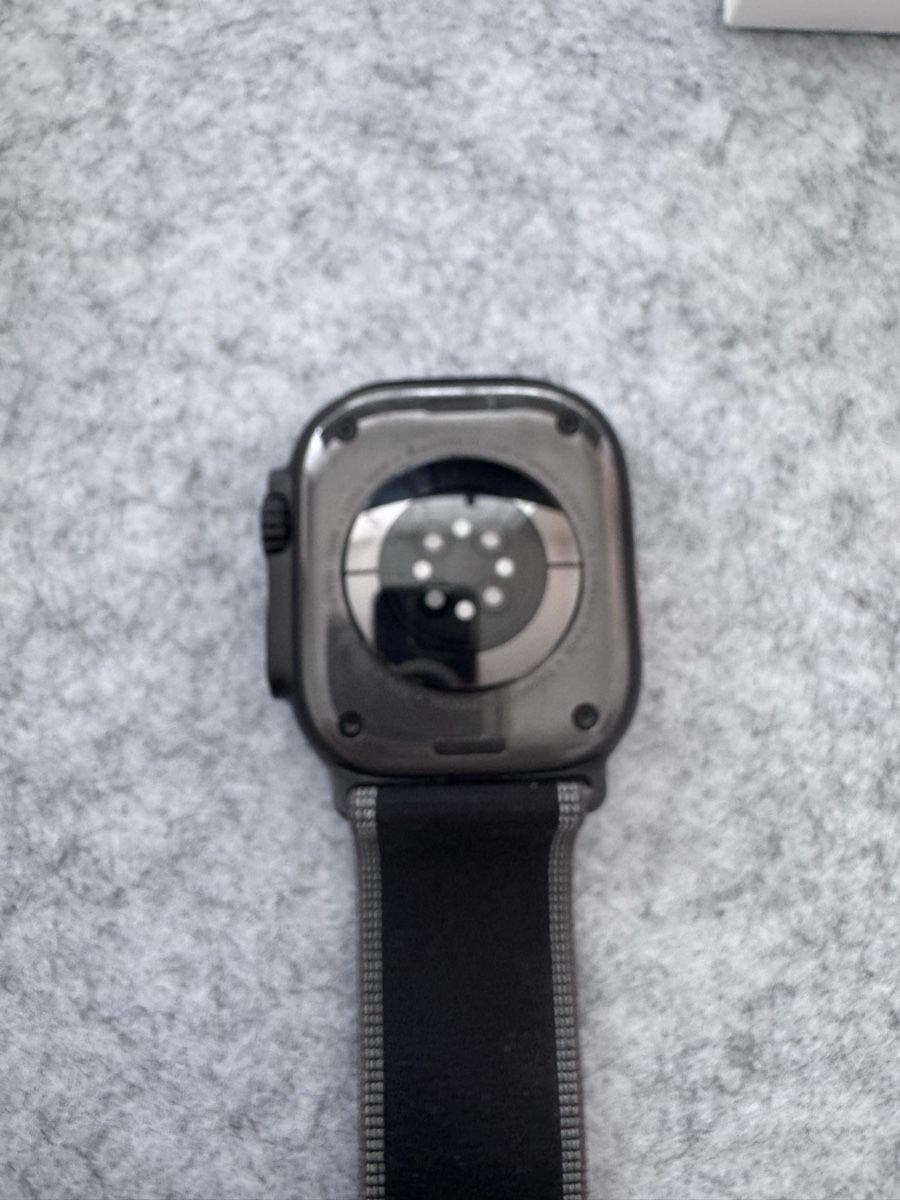 Apple Smartwatch: Apple Watch Ultra 3 Titan 49mm – Usato da Küssnacht am Rigi venduto da Thomi7 3