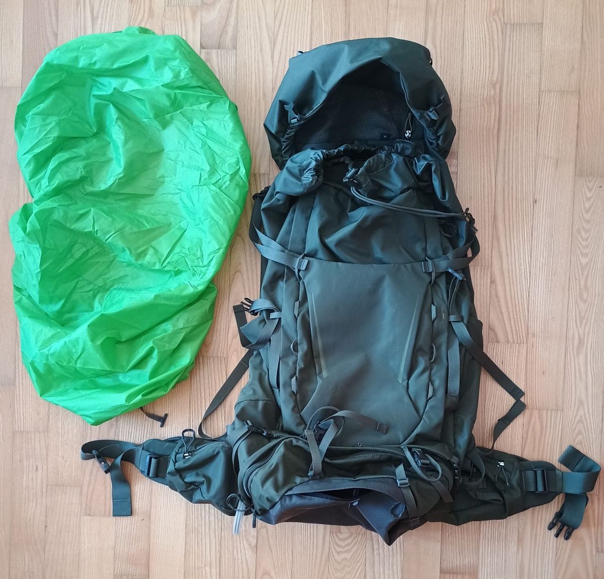 Osprey Zaini: OSPREY Kestrel 68L Backpack Kaki – Usato da Sils/Segl Maria venduto da DeFringues 2