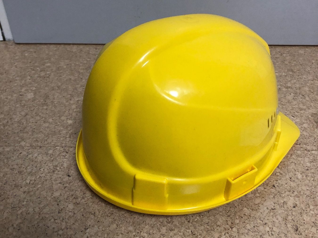 Uvex Protezione per viso e udito: Schutzhelm Uvex – Usato da Ballwil venduto da goldi360 2