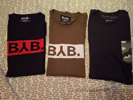 T-shirt (3) taille S marque 1 x Pull & Bear 2 x BYB