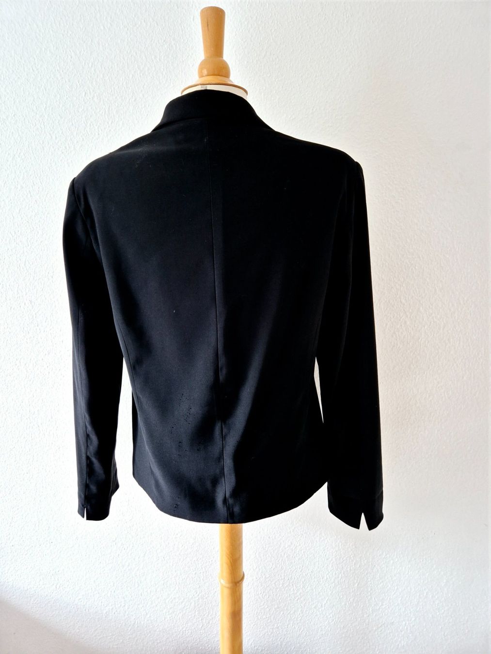 Giacche: JACKE 40 L BLAZER BIAGGINI , TOP MIT PULLOVER HOSE JEANS – Usato da Elsau venduto da the-colorful-side 5