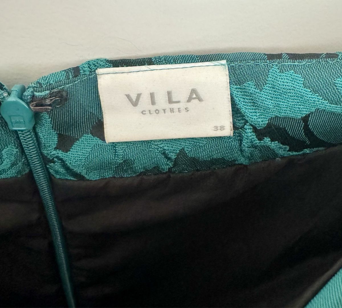 Vila Gonne: VILA skirt – Usato da Zürich venduto da pulapula 2