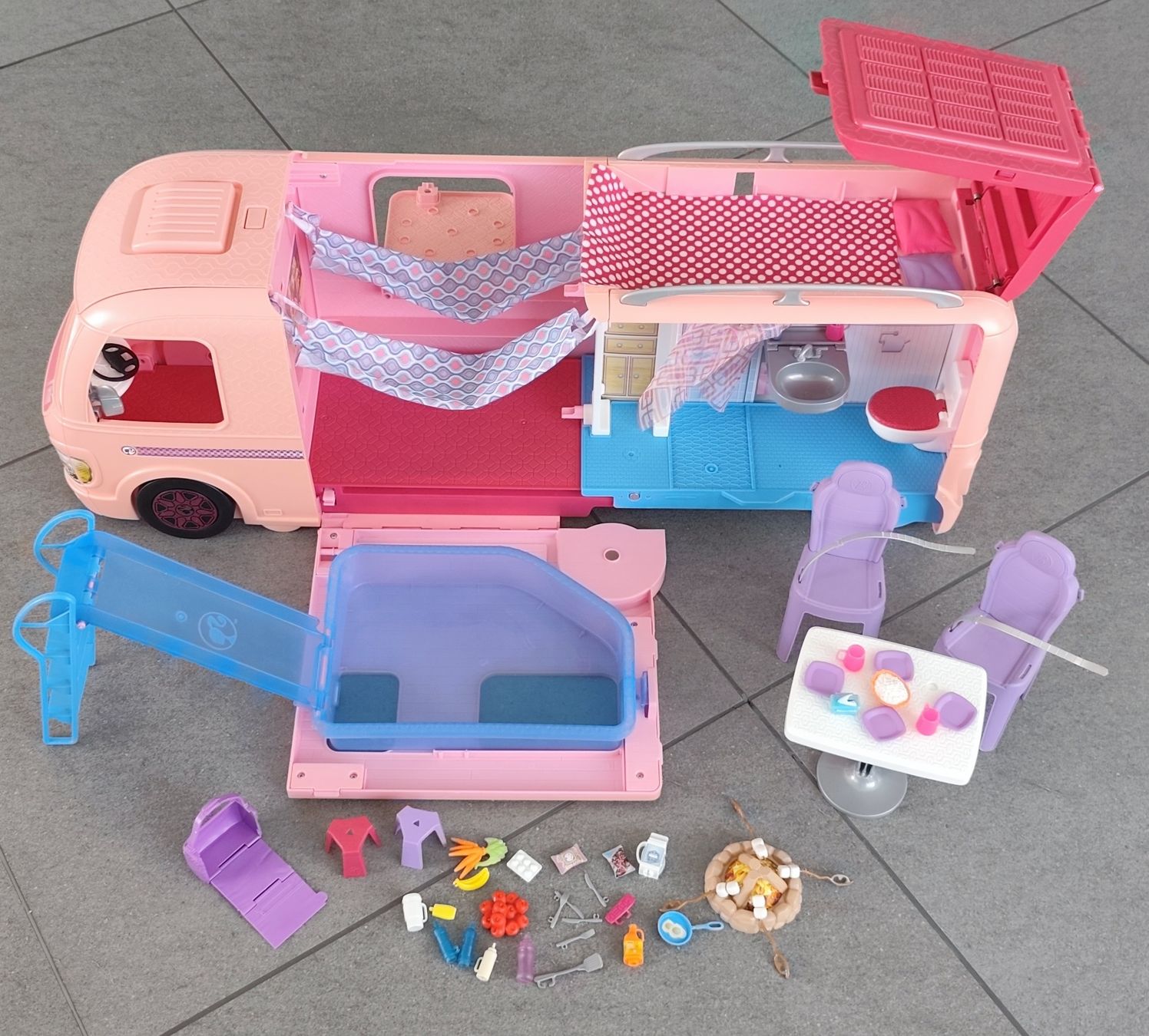 Puppen: barbie set with 19 barbies – Gebraucht aus Richterswil von Cp92 7