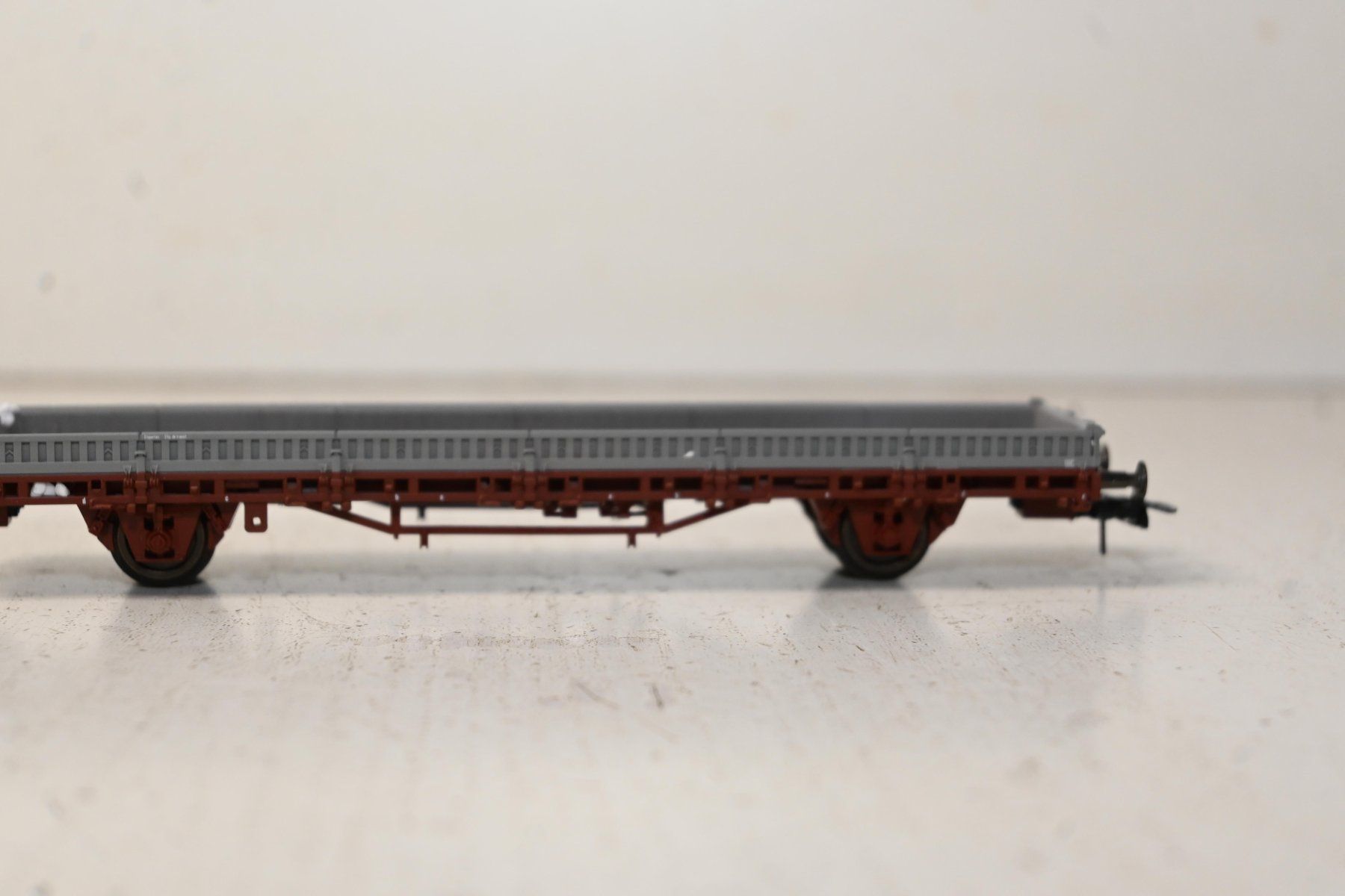 Roco Modellini di ferrovie: Flachwagen Roco HO/AC – Usato da Laupen ZH venduto da Zmoewe 2