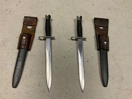 2 Schweizer Bajonette mit Lederscheide Schweizer Militär