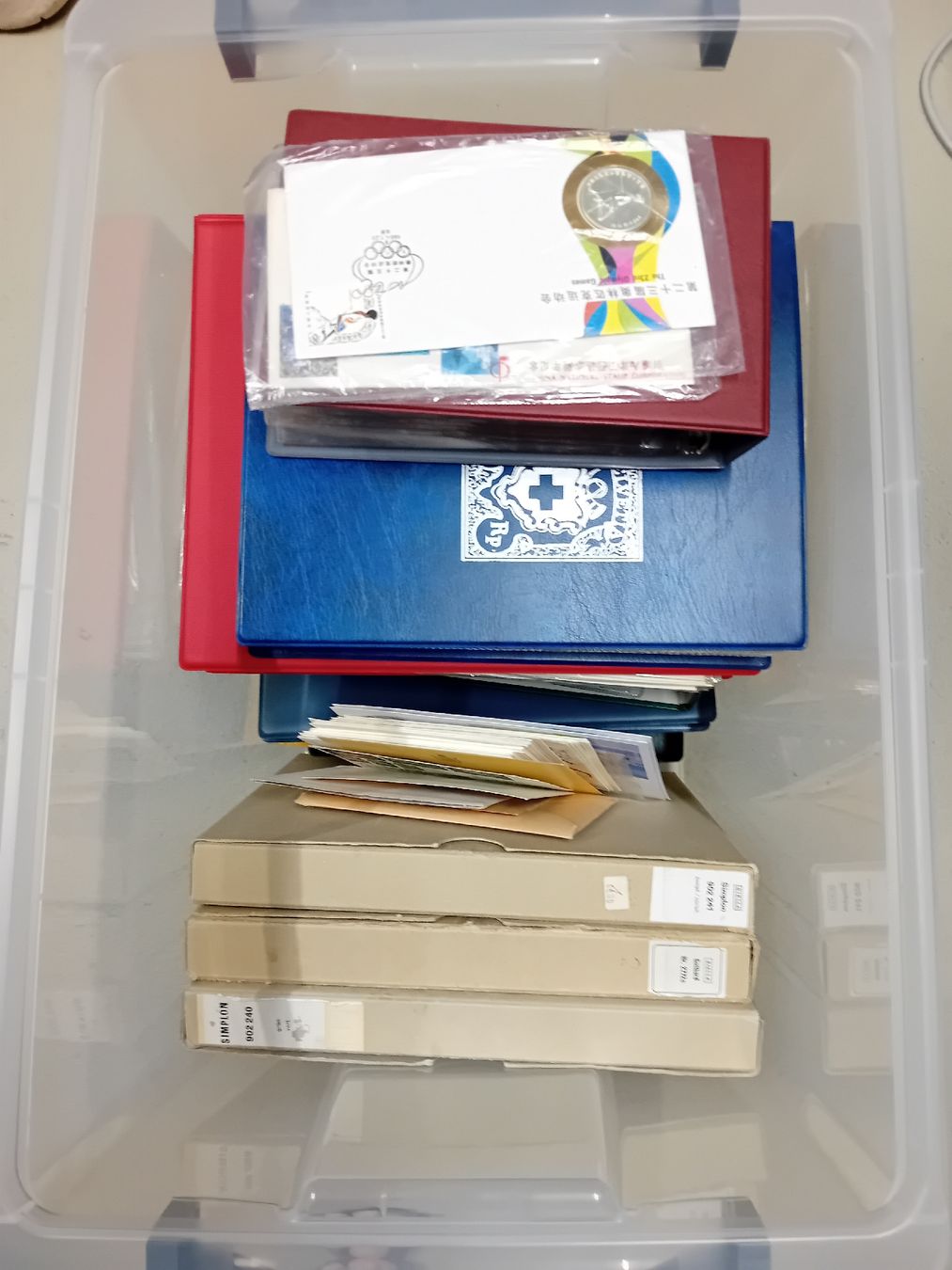 Album: Briefmarkenalbum mit verschiedenen Marken  – Nuovo (secondo la descrizione) da Lengnau AG venduto da pie_prp9