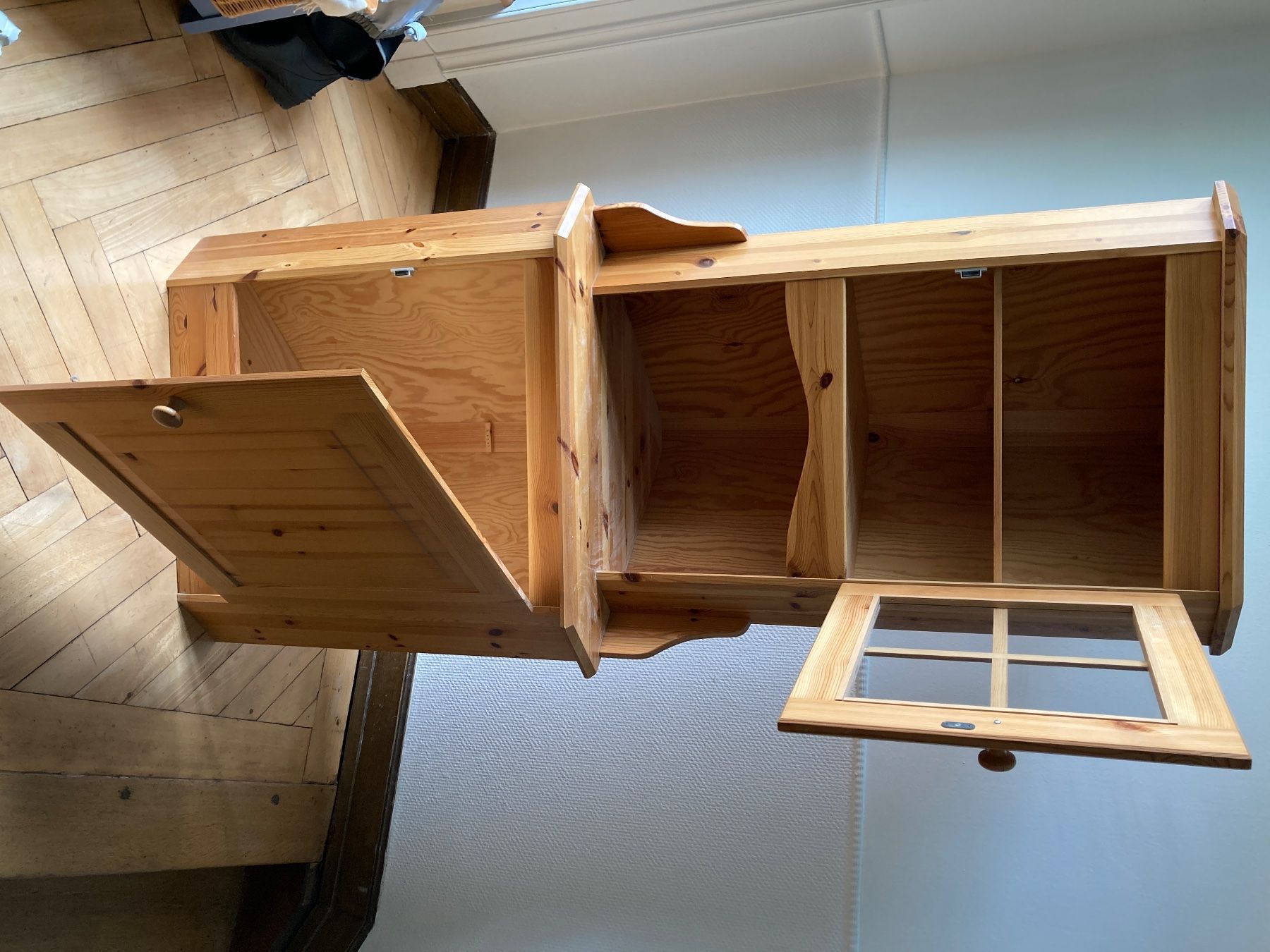 Armadi: Eckbuffet oder Eckschrank Holz mit Türen – Usato da Zürich venduto da vivster40 1