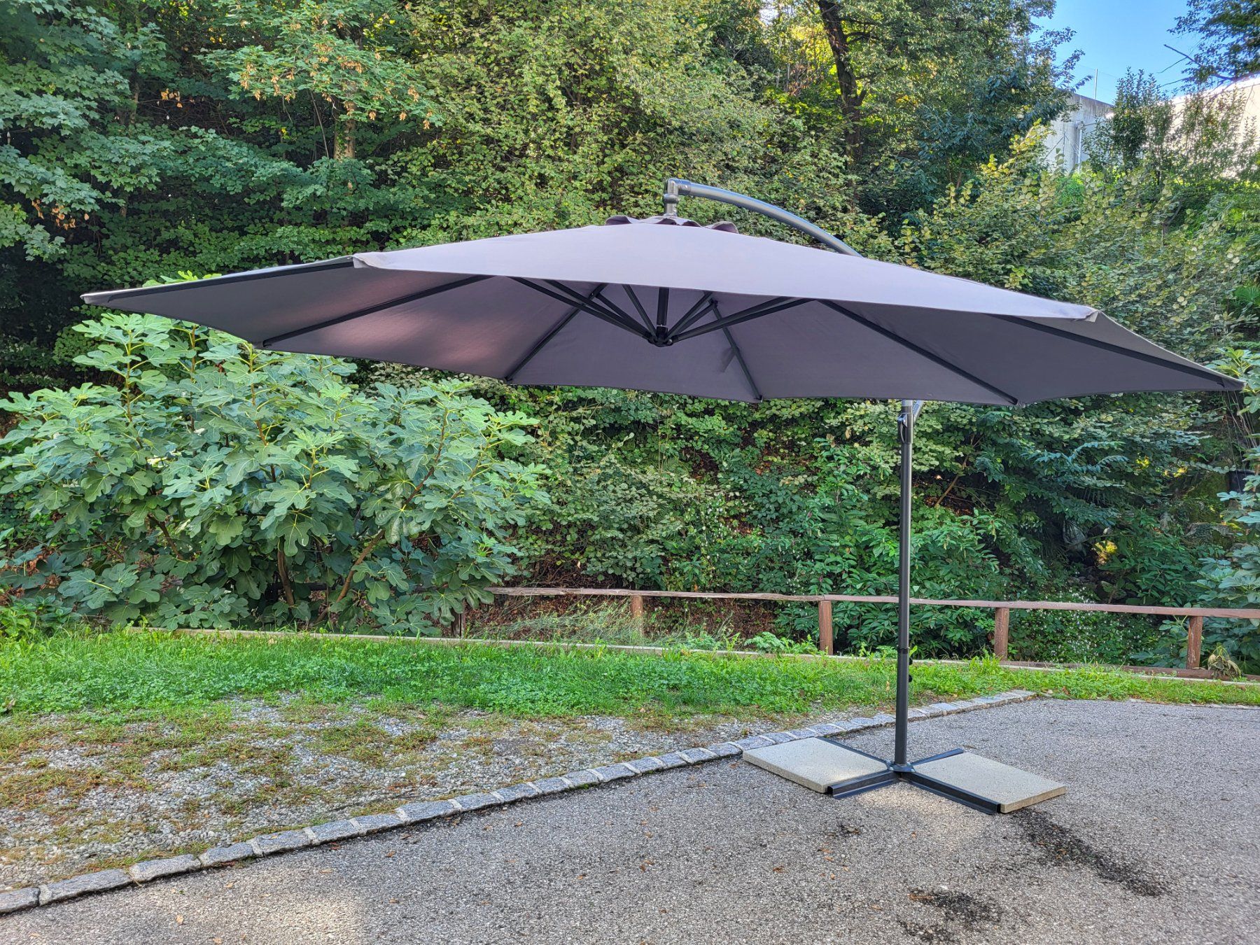 Ombrelloni: Sonnenschirm 350cm – Usato da Bellinzona venduto da bug_cbd6