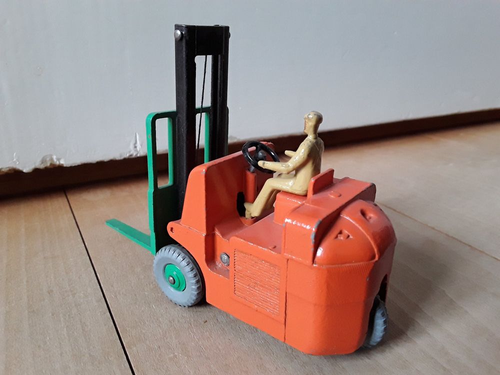 Dinky Toys No. 401 Coventry Climax Fork Lift Truck - Top!!! 