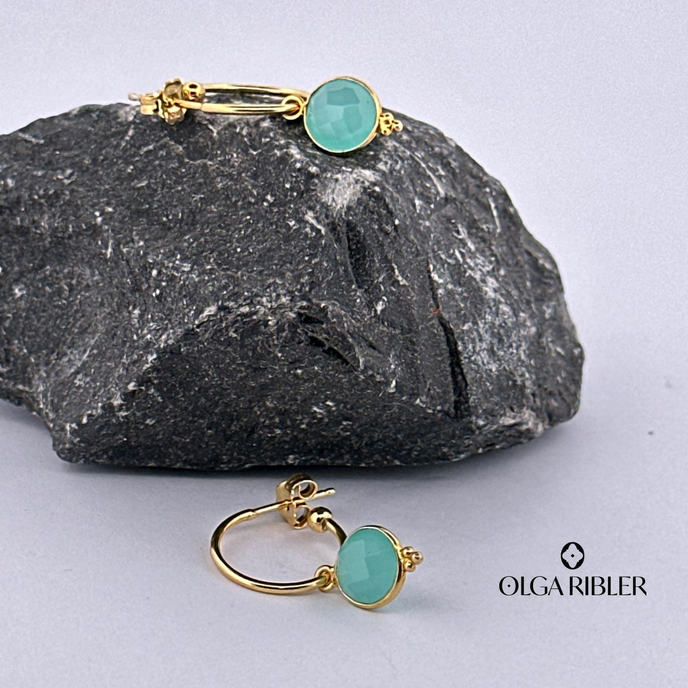 Olga Ribler Orecchini pendenti & Orecchini a lobo: Sterling Silber 925 Halbcreolen mit Chalzedony – Nuovo (secondo la descrizione) da Luzern venduto da Schmuckoutlet 3
