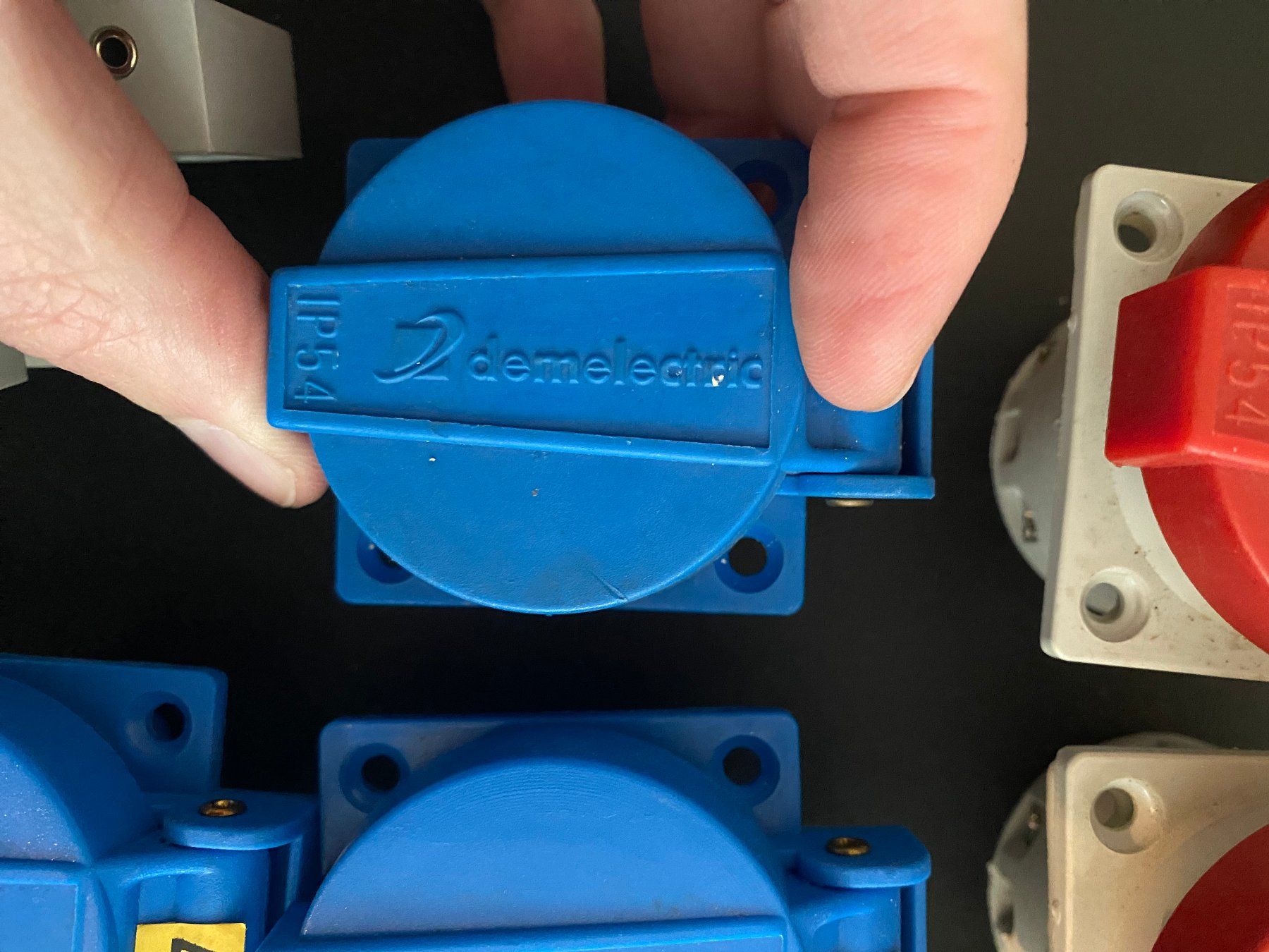 Elettrotecnica: Einbausteckdosen Typ23 Typ25 T23 T25 Stromverteiler LS RCD – Usato da Reinach BL venduto da Herzogtech 4