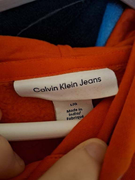Maglioni & Felpe: Calvin Klein Hoodie – Usato da Pfäffikon SZ venduto da yello13 1