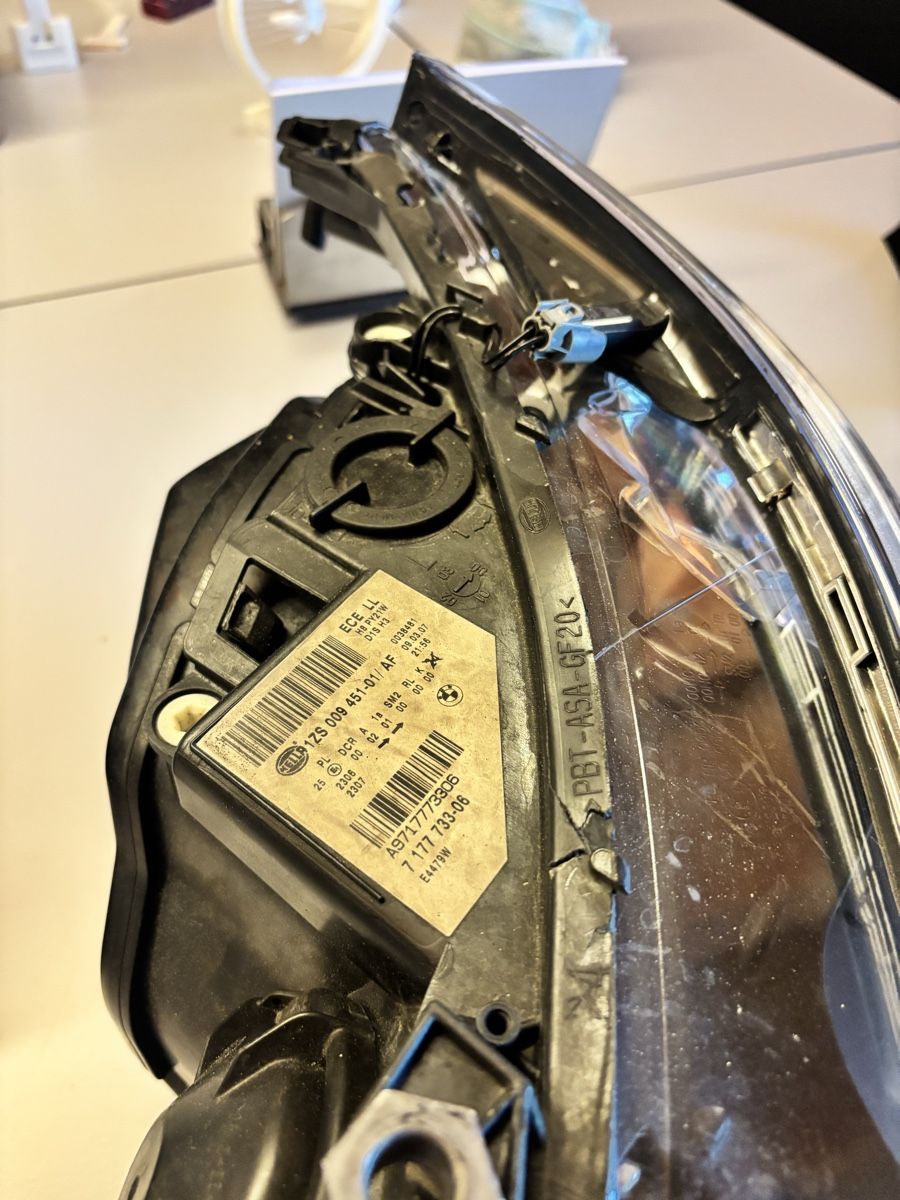 BMW Fari: BMW E60 LCI Scheinwerfer Xenon defekt – Difettoso da Triesen venduto da tobia1288 3