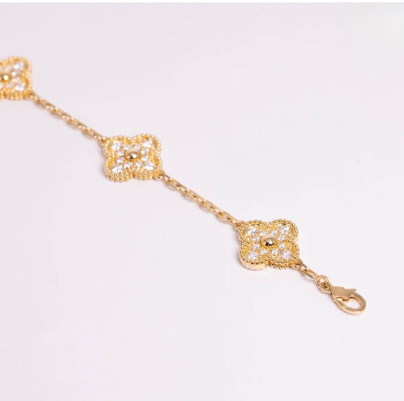 Bracciali & Braccialetti: Bracelet Trèfle Full Diamond – Nuovo e nell'imballaggio originale da St-Maurice venduto da Sandrinette123 4