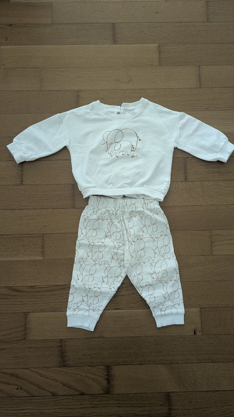 Lotti & Set di vestiti: Baby-Set aus Sweatshirt & Jogginghose, 9M – Usato da Emmen venduto da Mwassuup