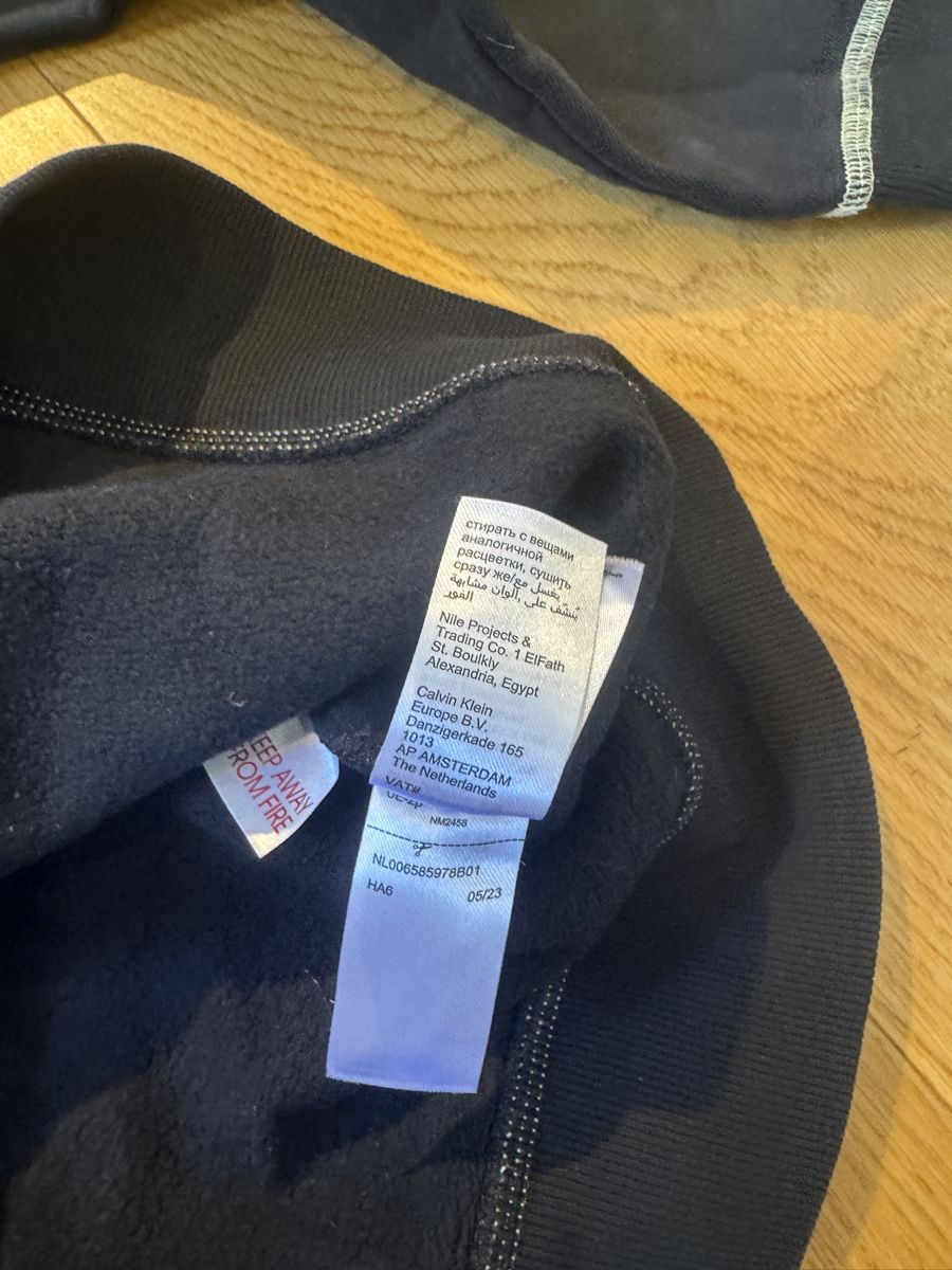 Calvin Klein Maglioni & Felpe: Calvin Klein Sweatshirt black -  Size S – Usato da Clarens venduto da Ian_calvin 2