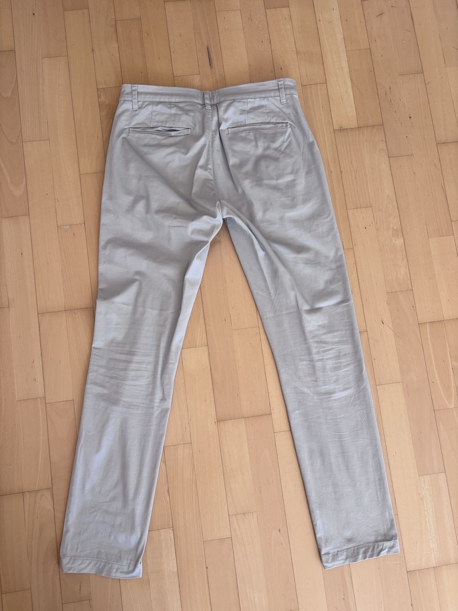 Pantaloni: Neutral Chinos - Good Condition, Size 33, Light Beige – Nuovo (secondo la descrizione) da Zürich venduto da Grothschild 2