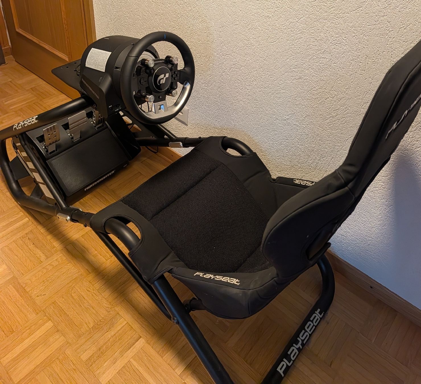 Playseat Stühle: Sim-Racing Set: Thrustmaster T-GT II + Playseat – Neu (gemäss Beschreibung) aus Leimbach TG von penise 1