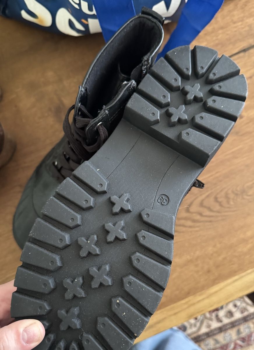 Graceland Scarpe da donna: Bottines noires en 39 – Nuovo (secondo la descrizione) da Moutier venduto da berdatcassandra 2