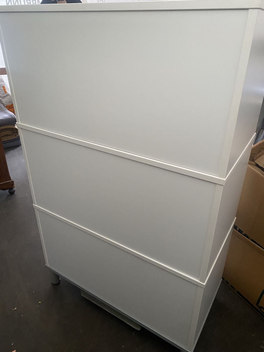 Regale: weisses Möbel /Regal 134,5x84x42,5cm – Gebraucht aus Seewen SZ von shaky01 2